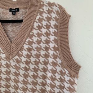 Mittoshop Houndstooth Sweater Vest